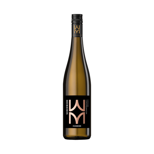 Meissner Scheurebe, feinherb vom Meissner Winzer Weinhandwerk Meissen, Sächsische Weinkultur aus dem Elbtal, fruchtiger sächsischer Weißwein für den Sommer, neuer Jahrgang aus Meißen, Jahrgang 2024. Als Weingeschenk oder zur Weinverkostung ist die feinherbe sächsische Scheurebe aus Meißen eine regionale Spezialität.